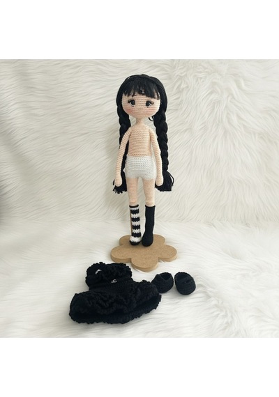 Tığ İşi Amigurumi Kız Bebek Bej - Siyah