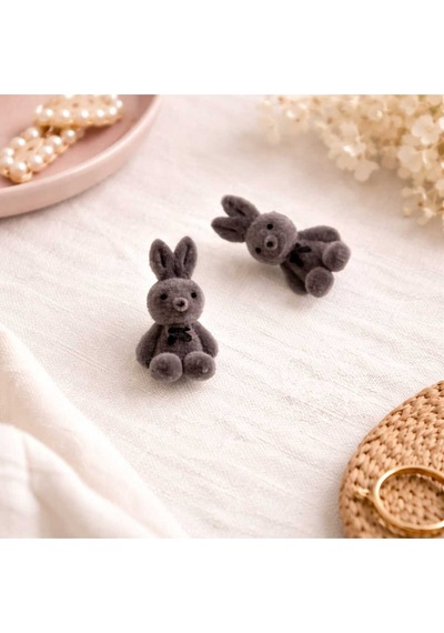 Sevimli Tavşan Figürlü Peluş Küpe Kahverengi
