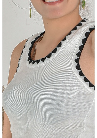 Kadın Siyah Desenli Halter Yaka Triko Yazlık Askılı T-shirt Std Beyaz