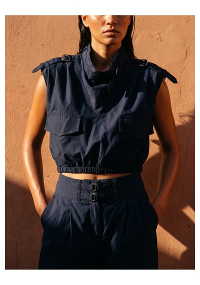 Fashion Cocktail Urban Metal Çift Tokalı Apoletli Büzgülü Bel Crop Dik Yaka Yüksek Bel Ve Kargo Cepli Baharlık Mevsimli Utilitarian Takım Lacivert Fashion Cocktail Urban Metal Çift Tokalı Apoletli Büzgülü Bel Crop Dik Yaka Yüksek Bel Ve Kargo Cepli Baharlık Mevsimli Utilitarian Takım Lacivert