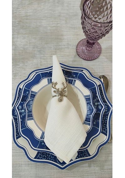 Valerium Simli Kırık Beyaz Masa Örtüsü 150 X 220 Kırmızı - Beyaz