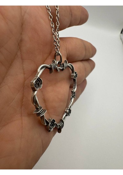 Sarmal Detaylı Kalp Figürlü Gothic Kolye 60 Cm Zincirli Zamak Kaplama Unisex Aksesuar Çok renkli