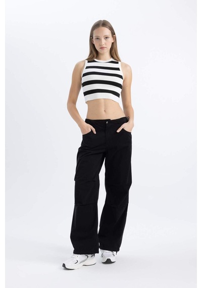 DeFacto Coool Slim Fit Dar Kesim Bisiklet Yaka Çizgili Triko Atlet A8242AX24SPBK27