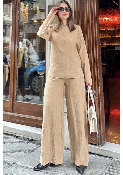 WeShaya Kadın Camel Düğmeli Yuvarlak Yaka Bluz & Beli Lastikli Geniş Paça Pantolon - Salaş Maya Takım Camel WeShaya Kadın Camel Düğmeli Yuvarlak Yaka Bluz & Beli Lastikli Geniş Paça Pantolon - Salaş Maya Takım Camel