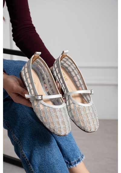 Dabab Shoes Rıvena Kadın Gümüş Tül Üzeri Nakış Detaylı Kare Burun Üstten Bantlı Düz Taban Mary Jane Babet