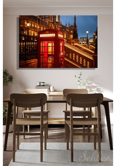 Londra'da Aydınlatılmış İkonik Kırmızı Bir Telefon Kulübesi Yatay Kanvas Tablo 4056 Çok Renkli