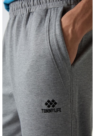 Tommylife Gri Melanj Pamuklu Yumuşak Dokulu Standart Fit Nakışlı Erkek Kapri - 83102 GRI MELANJ