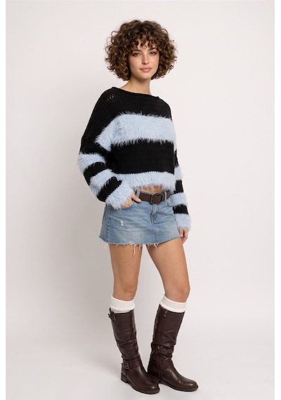 Neden Tekstil Kadın Premium Sakallı İplik Detaylı Çizgili Crop Triko Kazak - Siyah-mavi Neden Tekstil Kadın Premium Sakallı İplik Detaylı Çizgili Crop Triko Kazak - Siyah-mavi