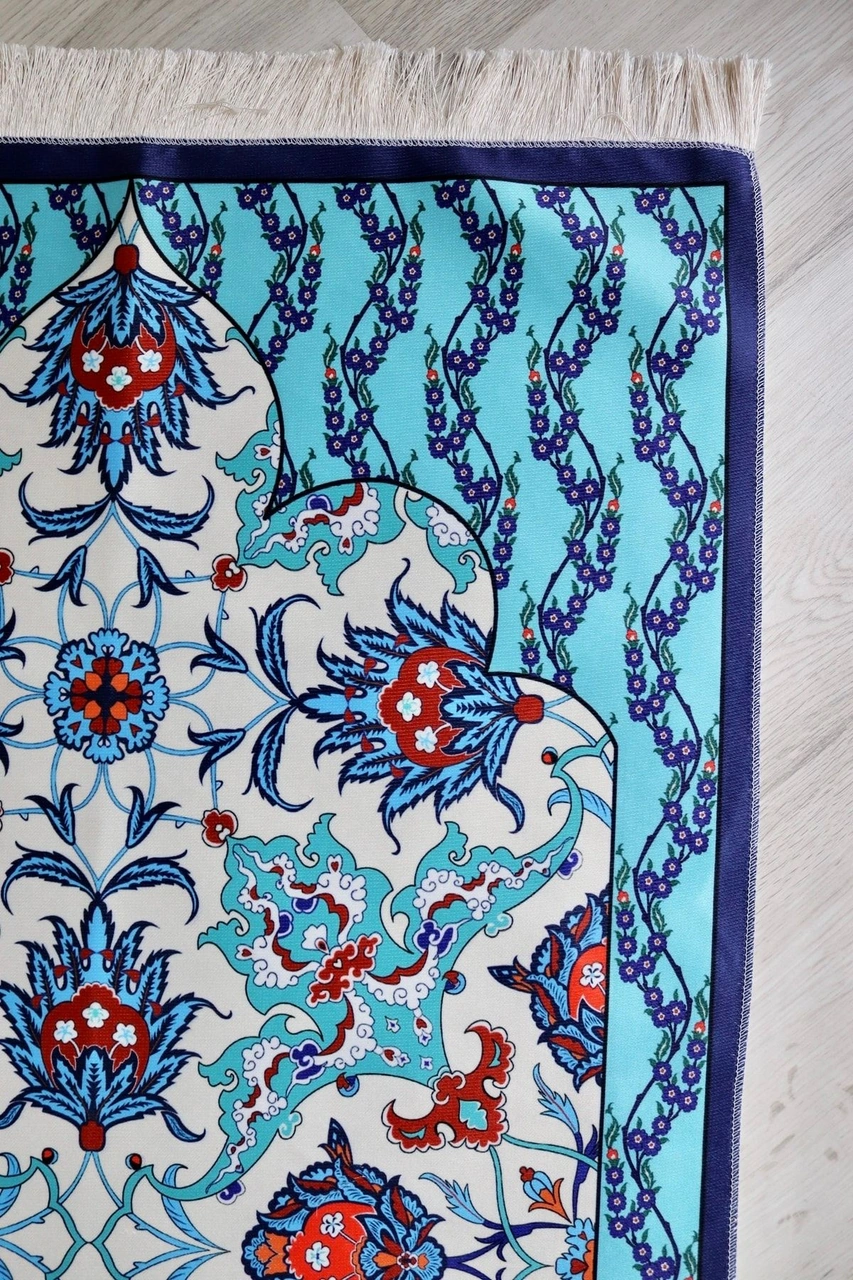 Pratik Ve Taşınabilir Ipek Dokulu Keseli Seccade Çiçek Desenli S10011 Çok Renkli
