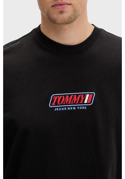Tommy Jeans Logolu Pamuklu Regular Fit Bisiklet Yaka T Shirt Erkek T Shirt Dm0dm22546 Bds Siyah Tommy Jeans Logolu Pamuklu Regular Fit Bisiklet Yaka T Shirt Erkek T Shirt Dm0dm22546 Bds Siyah