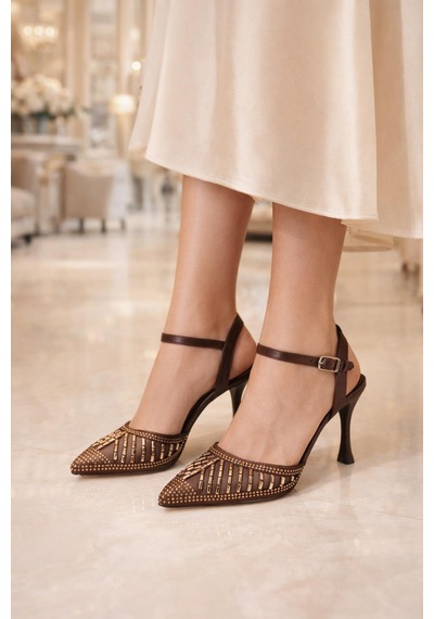 Modaonn Kadın Taş İşlemeli Slingback İnce Topuk Ayakkabı Kahverengi