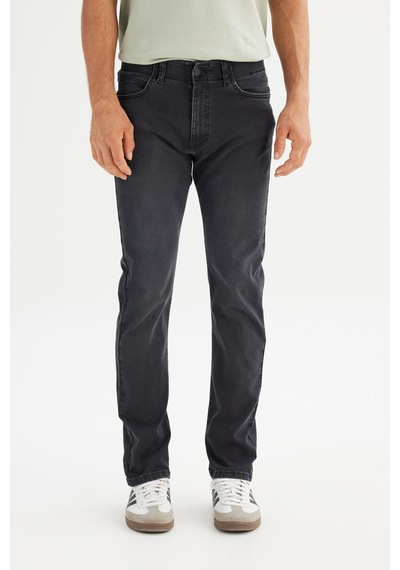Lee Extreme Motion Slim Fit Dar Kesim Pamuklu Esnek Lacivery Denim Jean Pantolon Lacivert Lee Extreme Motion Slim Fit Dar Kesim Pamuklu Esnek Lacivery Denim Jean Pantolon Lacivert