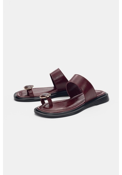 Selin Shoes Vensia Düz Taban Parmak Arası Aksesuar Detaylı Kadın Terlik- Bordo