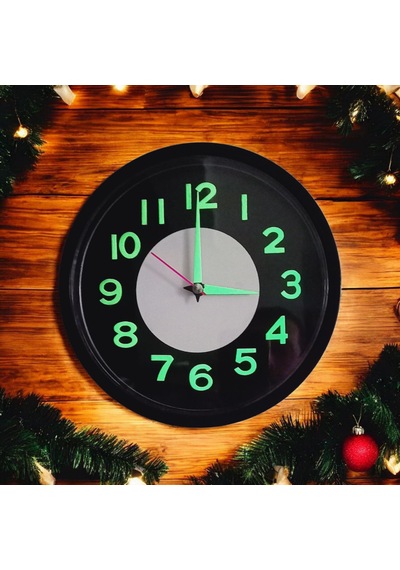 Fosforlu Kabartma Rakam Küçük Çocuk Odası Siyah Duvar Saati Çap 22 Cm Siyah