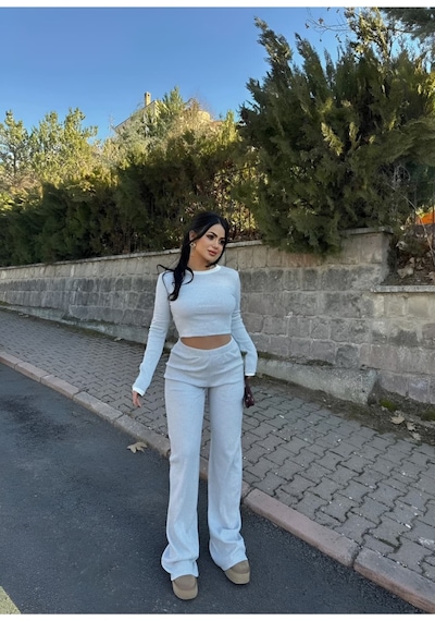 Genel Markalar Kadın Siyah Beyaz Detaylı Fitilli Uzun Kol Bluz Bol Paça Pantolon Alt-üst Takım Gri - 765939648 Gri Genel Markalar Kadın Siyah Beyaz Detaylı Fitilli Uzun Kol Bluz Bol Paça Pantolon Alt-üst Takım Gri - 765939648 Gri