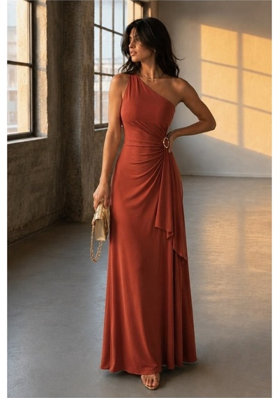 DefyModa Kadın Modern Stil Tek Omuz Kemerli Maxi Abiye Elbise Kahverengi