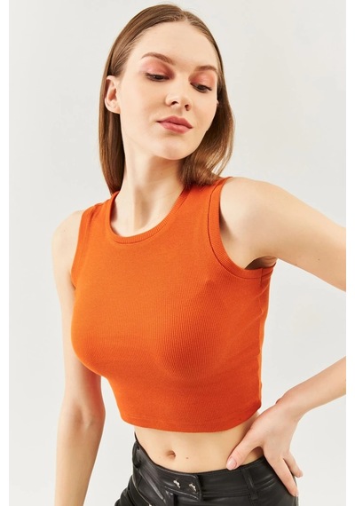 Butikgiz Kadın Sıfır Kol Bisiklet Yaka Vücuda Oturan %100 Pamuklu Kaşkorse Esnek Crop Bluz Kiremit