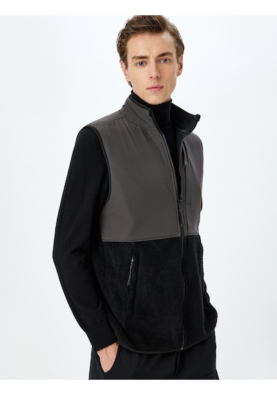 Koton Dik Yaka Fermuarlı Cep Detaylı Renk Kontrastlı Peluş Oversize Spor Yelek Siyah 5wam20007nk Siyah Koton Dik Yaka Fermuarlı Cep Detaylı Renk Kontrastlı Peluş Oversize Spor Yelek Siyah 5wam20007nk Siyah