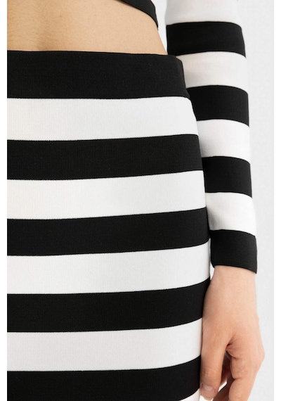 Defacto Coool Slim Fit Dar Kesim Esnek Belli Çizgili Mini Triko Etek C7128AX24WNBK27 Siyah