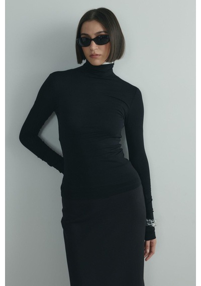 Suud Collection Siyah Boğazlı Body