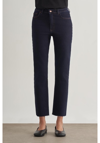 Mizalle Kesikli Mom Fit Denim Lacivert Pantolon Lacivert