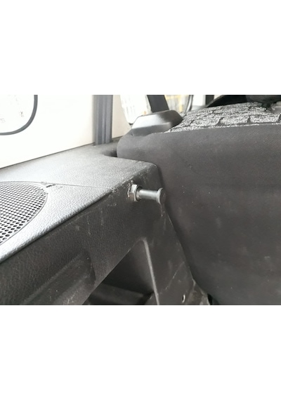 Ford Courier Pandizot Tutucusu Ayağı Demir 2013-2020 1 Adet