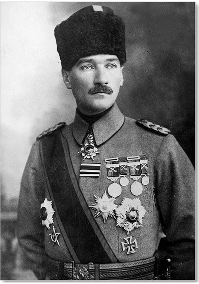 Cakasepetim Atatürk Kalpaklı Madalyalı Ahşap Mdf Tablo