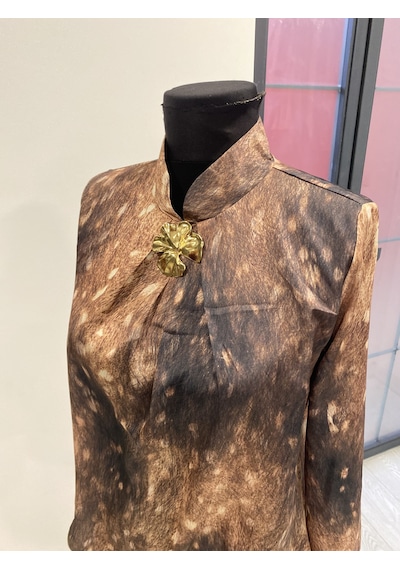 Pera Moda Gold Broşlu Zebra & Batik Desenli Bluz Kahve