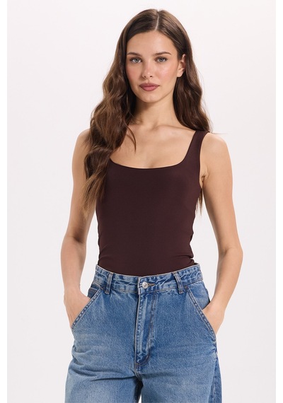 Tudors Kadın Slim Fit Dar Kesim Askılı Kare Yaka Sırtı Açık Sandy Kumaş Çıtçıtlı Kahverengi Body-51249