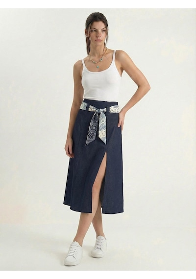 Shade Kadın Yırtmaç Detaylı Desenli Saten Kemerli Midi Boy Denim Etek 7512 60283934 - Lacivert