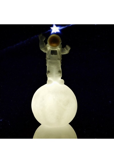 Astronot Şekilli Gece Ve Masa Lambası Beyaz