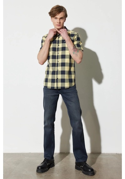 Wrangler Straight Fit Düz Paça Siyah Erkek Kot Pantolon W12102600 001