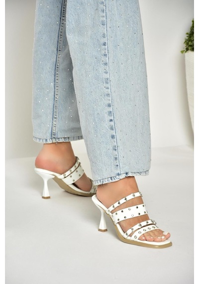Fox Shoes U518280408 Beyaz Rugan Kalın Topuklu Kadın Terlik Beyaz