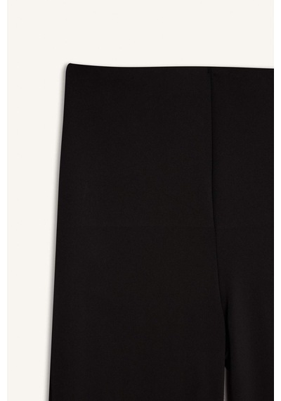 DeFactoFit Flare Fit İspanyol Paça Standart Boy Sporcu İnce Pantolon D7197AX25SPBK81