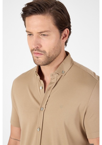 İmza Koyu Bej Kısa Kol Düğmeli Yaka Cepsiz Performans Ürün Slim Fit Gömlek 1004250256 Koyu Bej İmza Koyu Bej Kısa Kol Düğmeli Yaka Cepsiz Performans Ürün Slim Fit Gömlek 1004250256 Koyu Bej