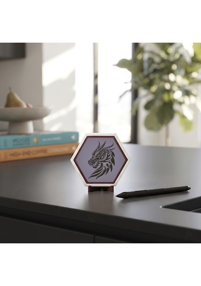 Ejderha Figürüyle Tasarlanmış Dekoratif Masaüstü Süsü, Ofis Ve Ev Ortamına Modern Bir Hava Katan Şık Bir Seçenek 10x10 Cm, Mor