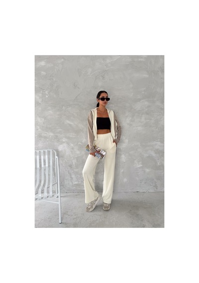 Gugus Kadın Trend Eşofman Takımı Dik Yaka Fermuarlı Bol Paça Yanları Şeritli Aysho Model Beyaz-bej Gugus Kadın Trend Eşofman Takımı Dik Yaka Fermuarlı Bol Paça Yanları Şeritli Aysho Model Beyaz-bej