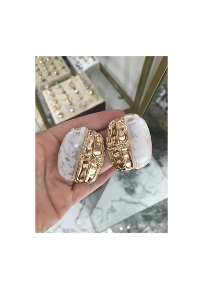Gold Detaylı Beyaz Küpe