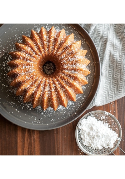 Nordicware Brillance Bundt Kek Kalıbı - 5 Cup Gold