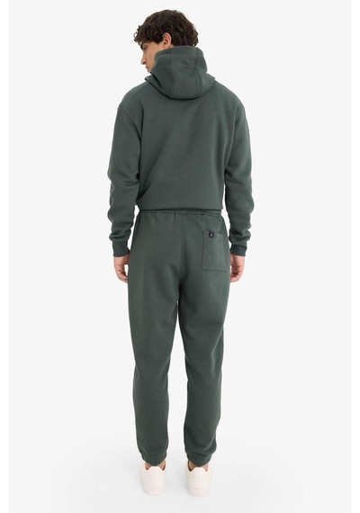 Defacto Regular Fit Beli Bağcıklı Jogger Eşofman Altı E6326ax25augn1155 Yeşil Defacto Regular Fit Beli Bağcıklı Jogger Eşofman Altı E6326ax25augn1155 Yeşil