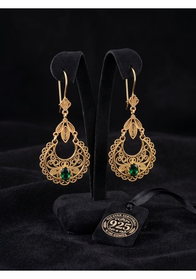 925 Ayar Gümüş Geleneksel Telkari İşlemeli Gold Zümrüt Yeşili Taşlı Sallantılı Küpe Rze10399
