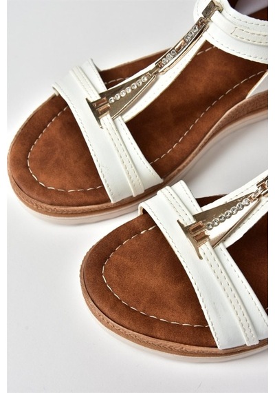 Fox Shoes Beyaz Alçak Tabanlı Günlük Kadın Sandalet M258315709