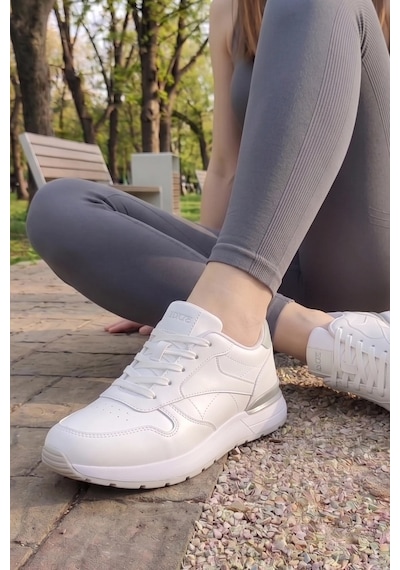 In Step Pure Comfort: Beyaz Modern Şehir Ve Yürüyüş Ayakkabısı