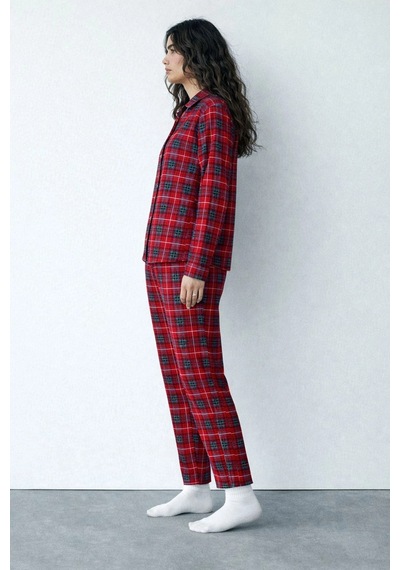 Erdenay Tekstil İpeksi Dokulu Süet Kadın Pijama Takımı Kırmızı Ekoseli Kırmızı