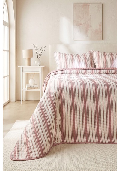Ocean Home Textile Pamuklu Kapitoneli Bordo Renk Çizgi Desen Çift Kişilik Yatak Örtüsü Seti 1 Adet 250 X 230 / 2 Adet 50 X 70 Cm