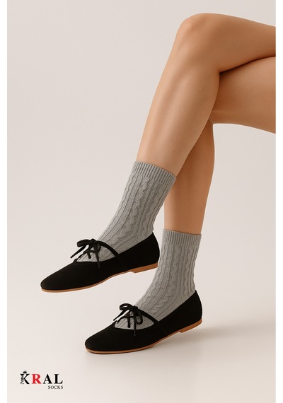Kral Socks Kadın Yün Çorap 4 Çift Kışlık Termal Etkili Soft Yünlü Doku Gri