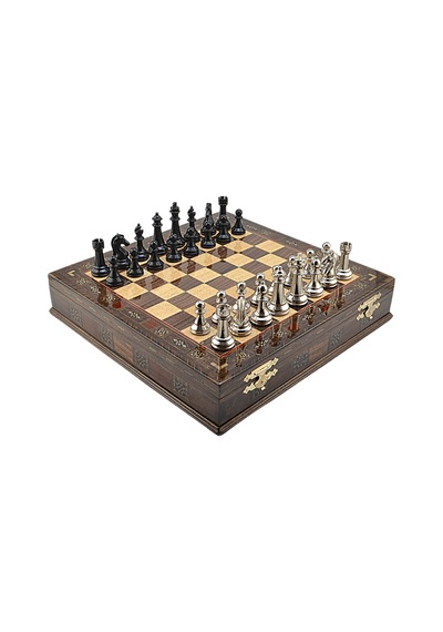Gifthome Premium Black Metal Klasik Satranç Takımı Ve El İmali Masif Ahşap Sandıklı Ceviz Tahtası 38x38x6 Cm.