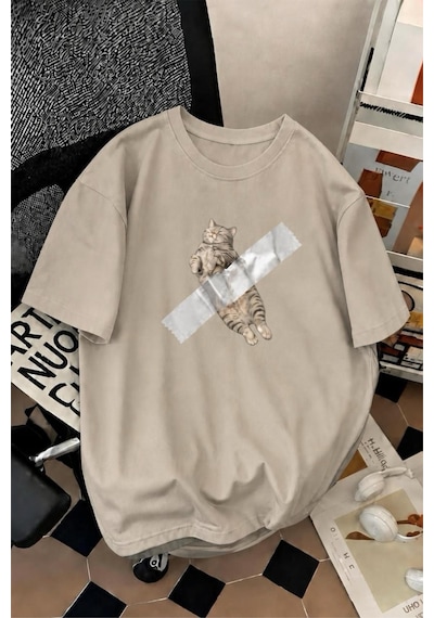 Pop Art Tarzı "bantlanmış Kedi" Desenli Pamuklu Rahat Unisex Tişört Taş Rengi