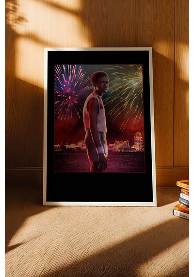 Stranger Things Lucas Sinclair Tasarım Çerçeveli Tablo - Retro Hawkins Yazı Sanatsal Duvar Dekoru Beyaz Stranger Things Lucas Sinclair Tasarım Çerçeveli Tablo - Retro Hawkins Yazı Sanatsal Duvar Dekoru Beyaz