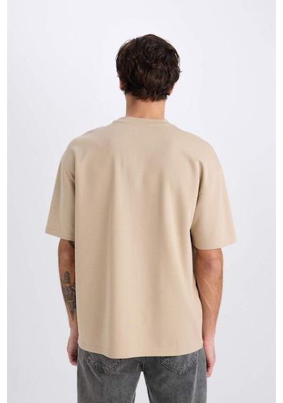 DeFacto Oversize Geniş Kalıp Ütü Gerektirmeyen Bisiklet Yaka Kısa Kollu Basic Düz Ağır Kumaş Tişört X3926AZ25SPBG732